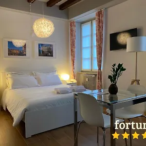 https://wish-rooms-charmerelax.it-lombardy.com